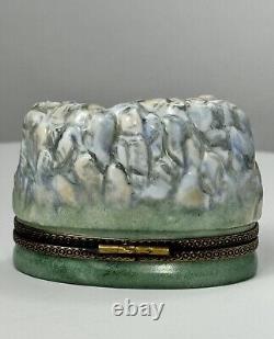 Signed Limoges Peint Main Chanille Trinket Box Mount Rushmore Mint Condition
