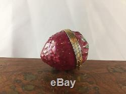 Tiffany LIMOGES FRANCE Strawberry Hinged Trinket Box Ring Handpainted Peint Main