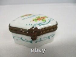 VINTAGE LIMOGES FRANCE HINGED TRINKET BOX with HAND PAINTED FLOWERS