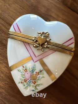 Valentine Heart Hand Painted Rochard Limoges France Trinket Box. Lovely