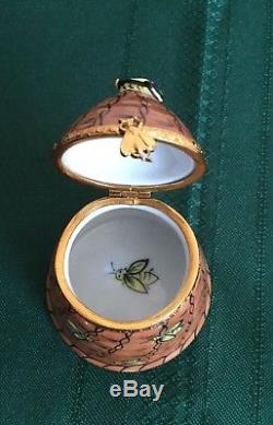 Vintage Artoria Limoges Busy Beehive With Bees, Trinket Box Mint