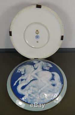 Vintage Hand Painted Limoges Porcelain Jewel or Trinket Box France 20th Century