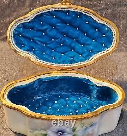 Vintage Limoges Dresser Box Hand Painted Gold Trim with Wreath Hasp