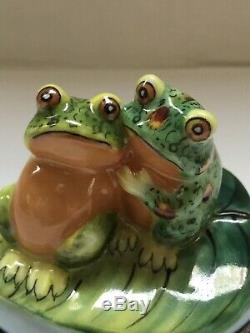 Vintage Peint Main LIMOGES France 2 FROGS ON A LILY PAD Hinged Trinket Box