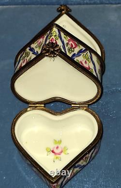 Vtg Limoges peint main porcelain trinket / ring box, Double Heart w pink roses