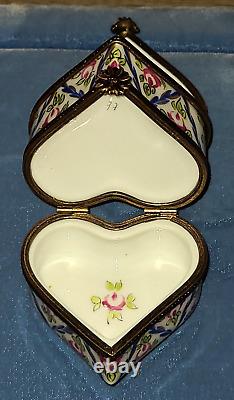 Vtg Limoges peint main porcelain trinket / ring box, Double Heart w pink roses