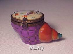 Wonderful Vintage French Limoges Porcelain Hand-painted Shell Shaped Trinket Box