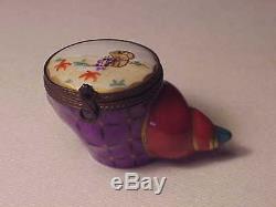 Wonderful Vintage French Limoges Porcelain Hand-painted Shell Shaped Trinket Box