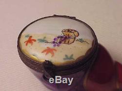 Wonderful Vintage French Limoges Porcelain Hand-painted Shell Shaped Trinket Box