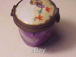 Wonderful Vintage French Limoges Porcelain Hand-painted Shell Shaped Trinket Box